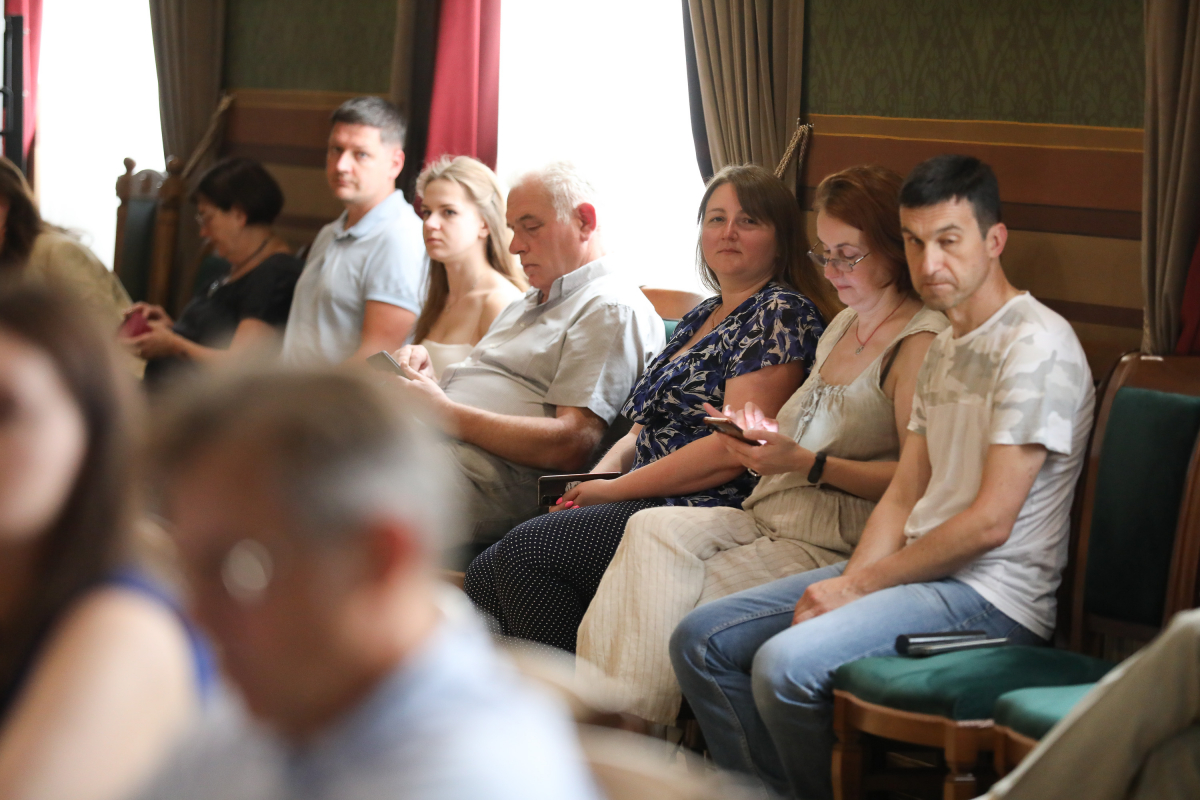 Фото із круглого столу