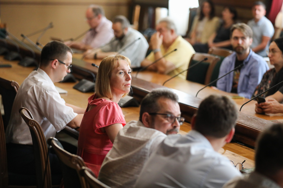 Фото із круглого столу