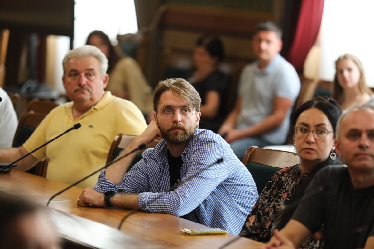 Фото із круглого столу