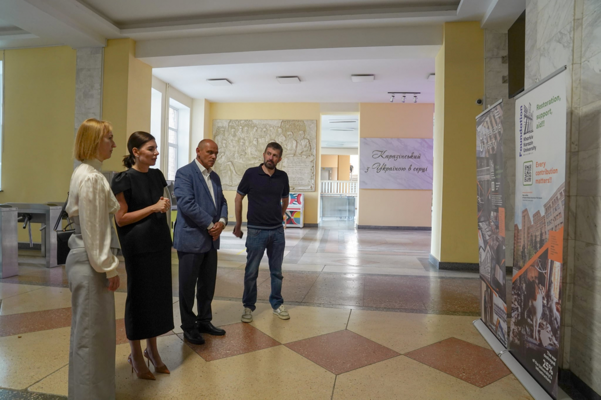 Фото з візиту до ХНУ