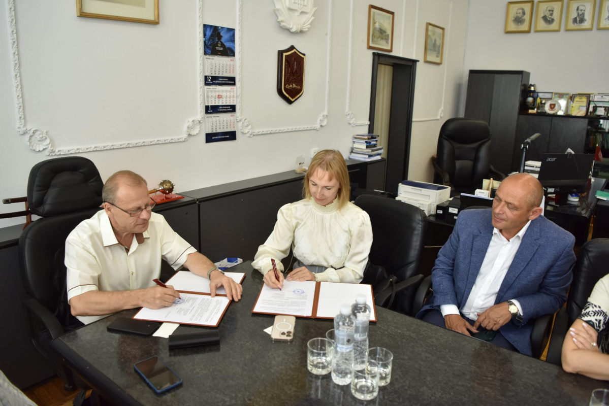 Фото з візиту до ХПІ