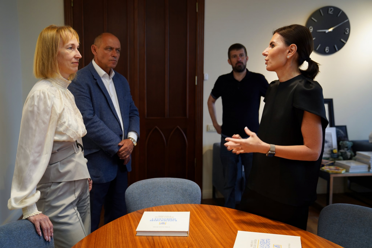 Фото з візиту до ХНУ