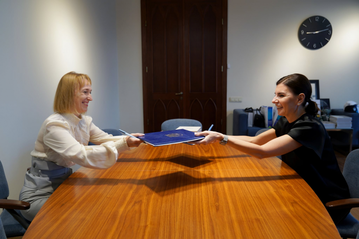 Фото з візиту до ХНУ