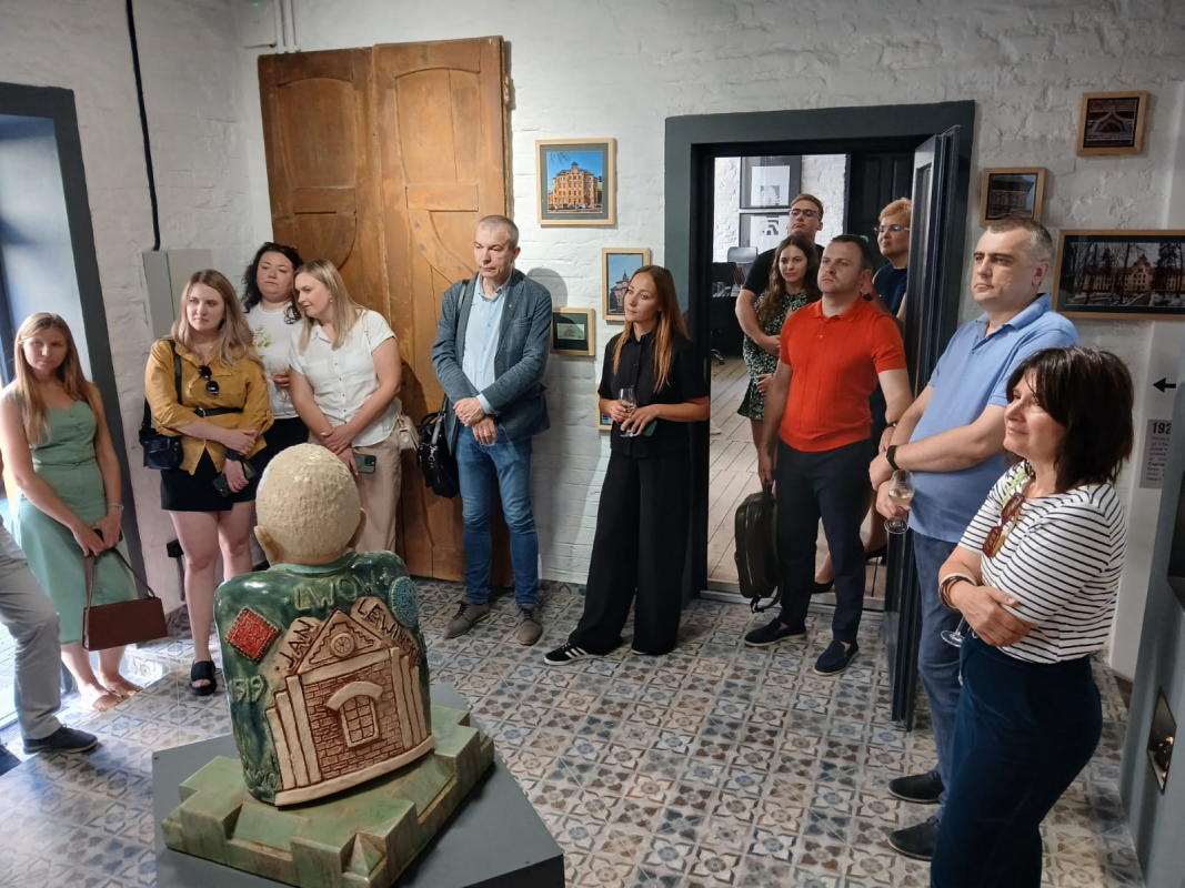 Фото із презентації