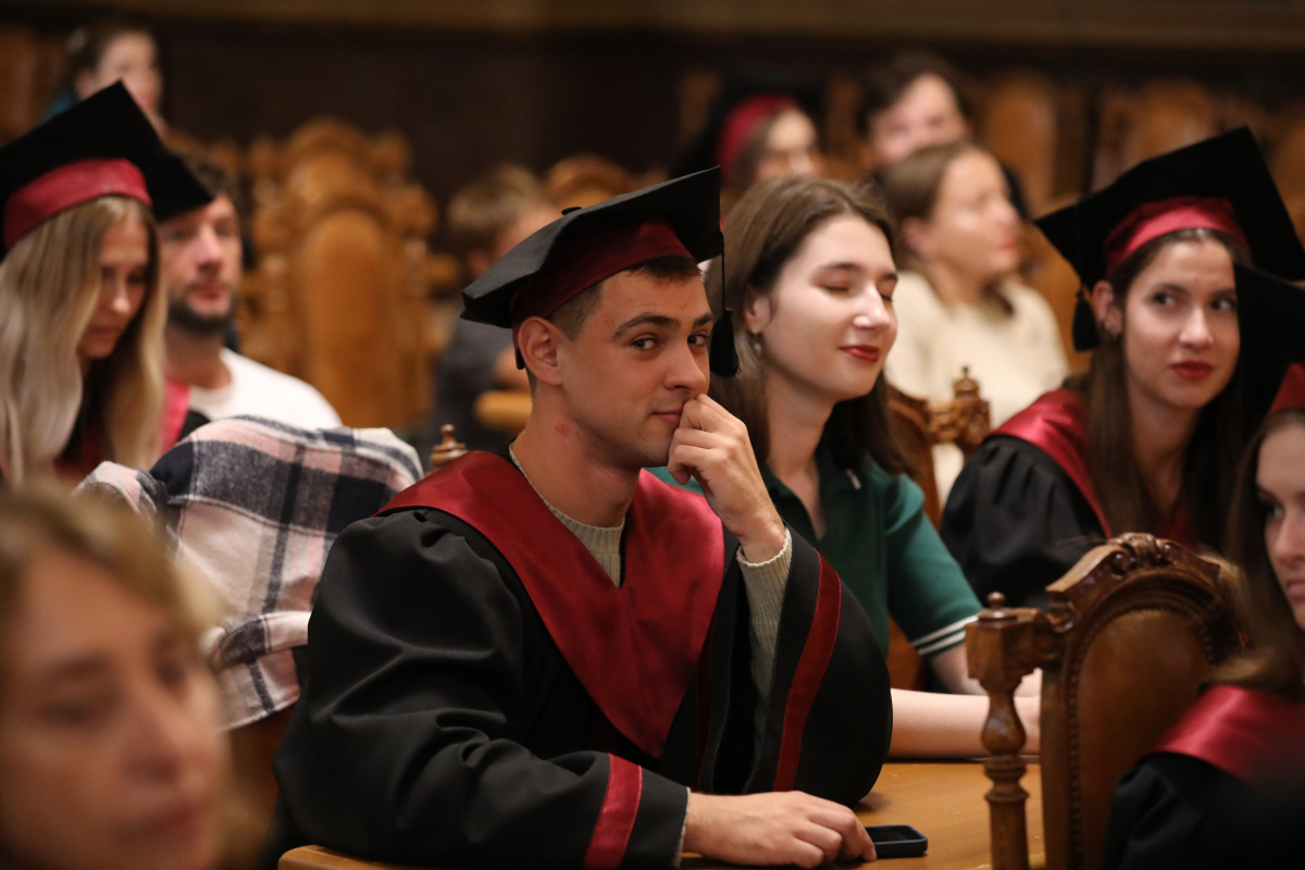 Фото із вручення дипломів