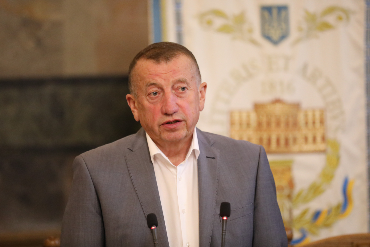 Фото із вручення дипломів