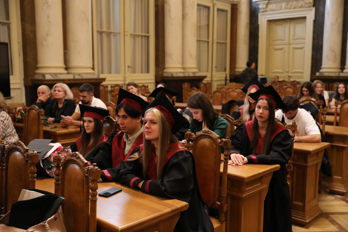 Фото із вручення дипломів