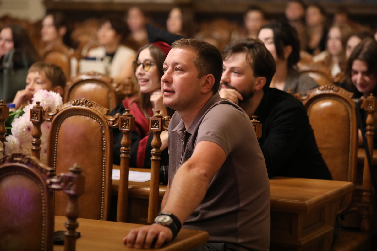 Фото із вручення дипломів