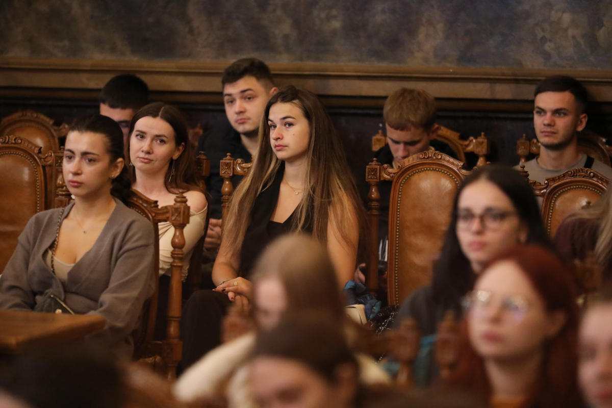 Фото із вручення дипломів