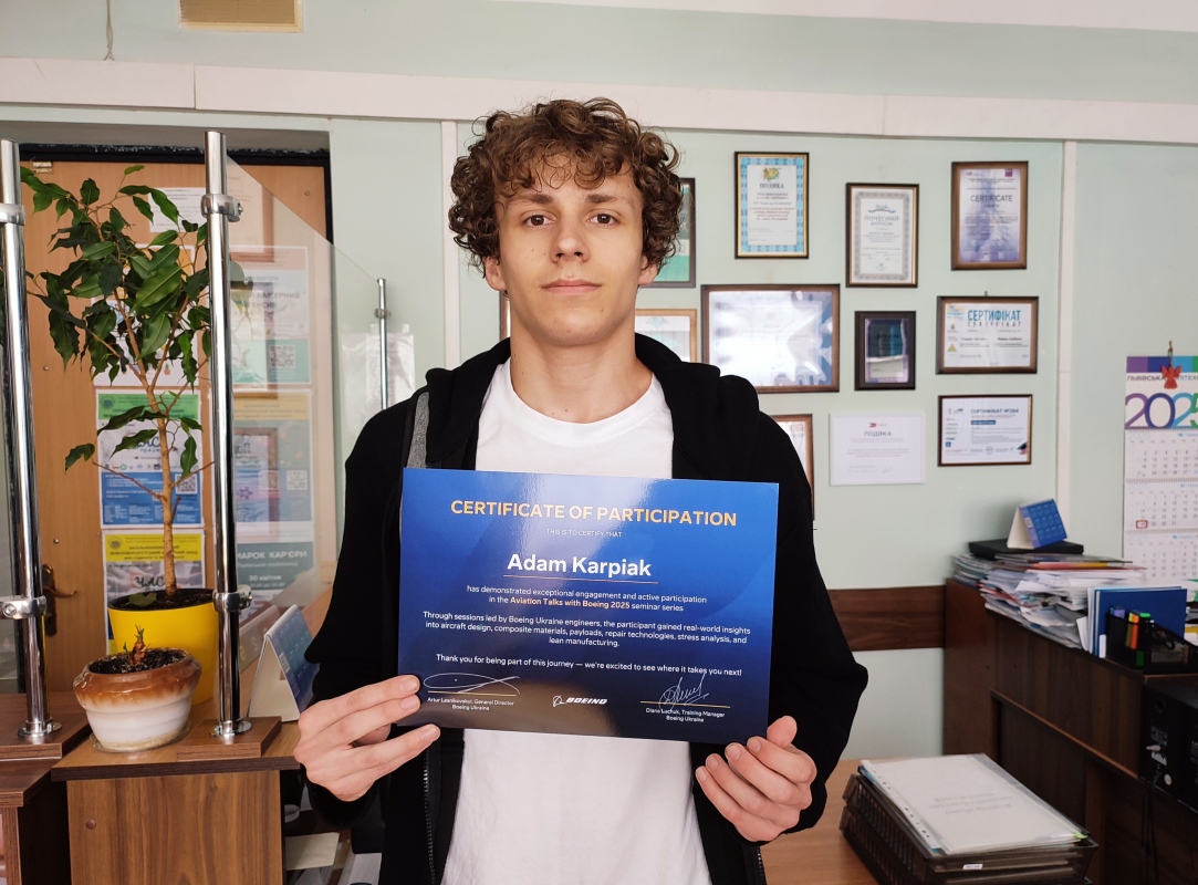 Фото із вручення сертифікатів