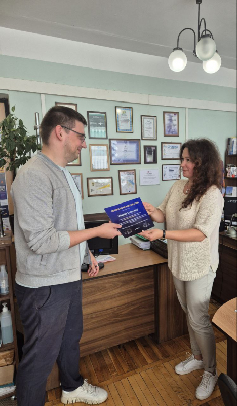 Фото із вручення сертифікатів