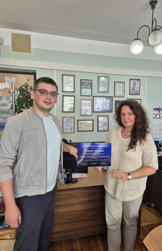 Фото із вручення сертифікатів