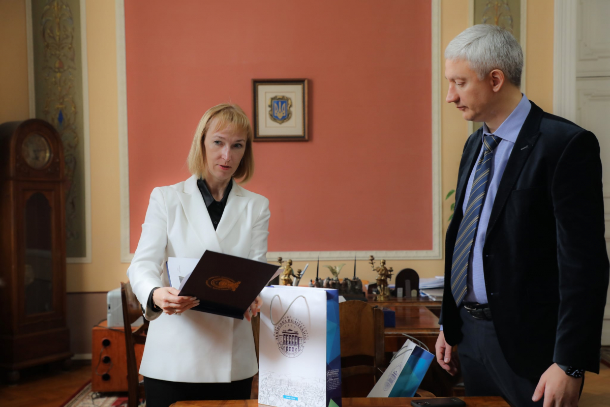 Фото з підписання меморандуму про співпрацю