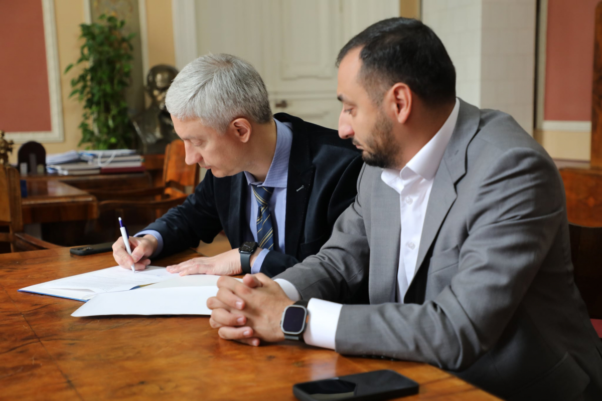 Фото з підписання меморандуму про співпрацю