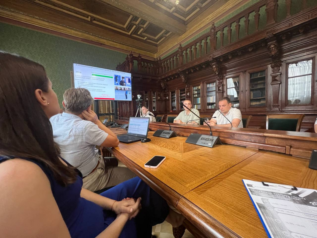 Фото із круглого столу