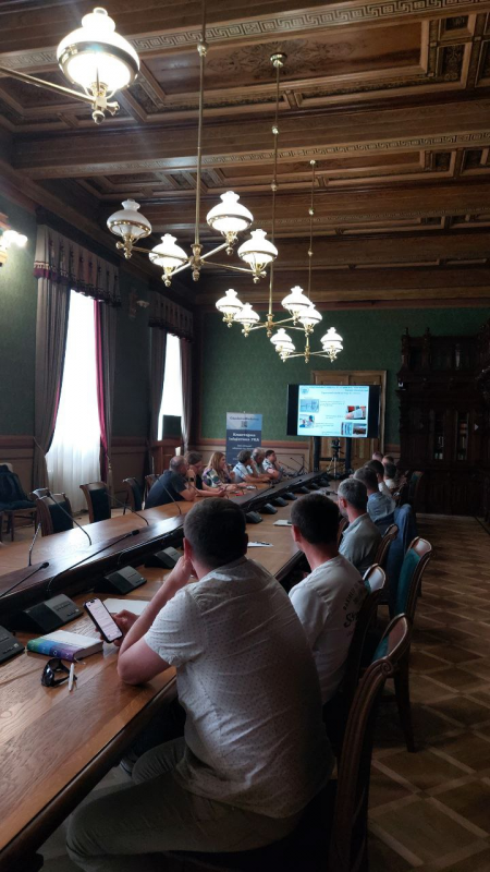 Фото із круглого столу