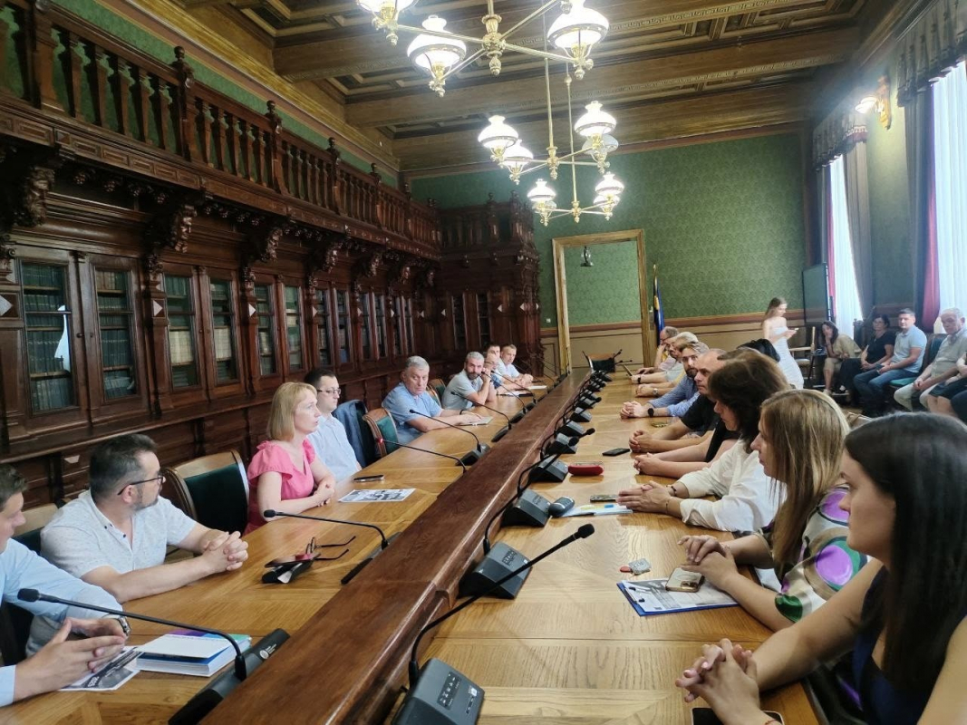 Фото із круглого столу