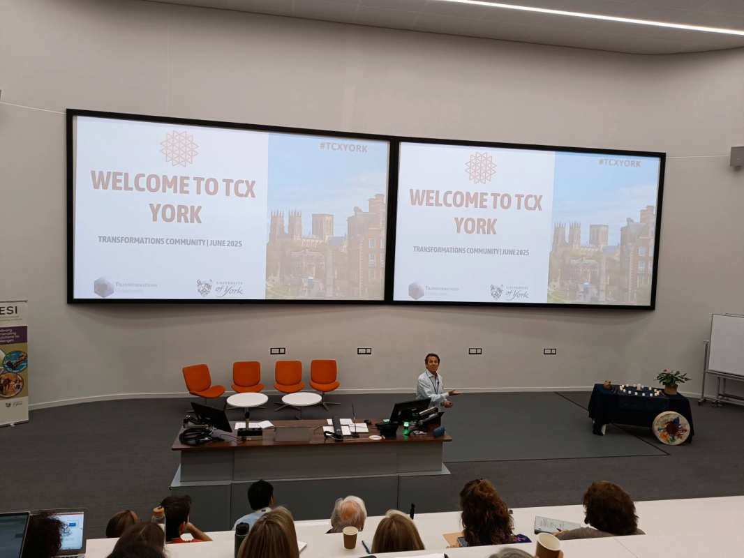 Фото з конференції у Великобританії