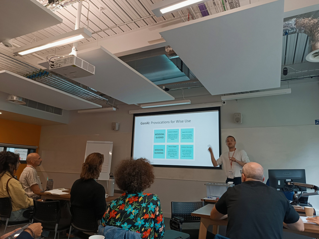 Фото з конференції у Великобританії