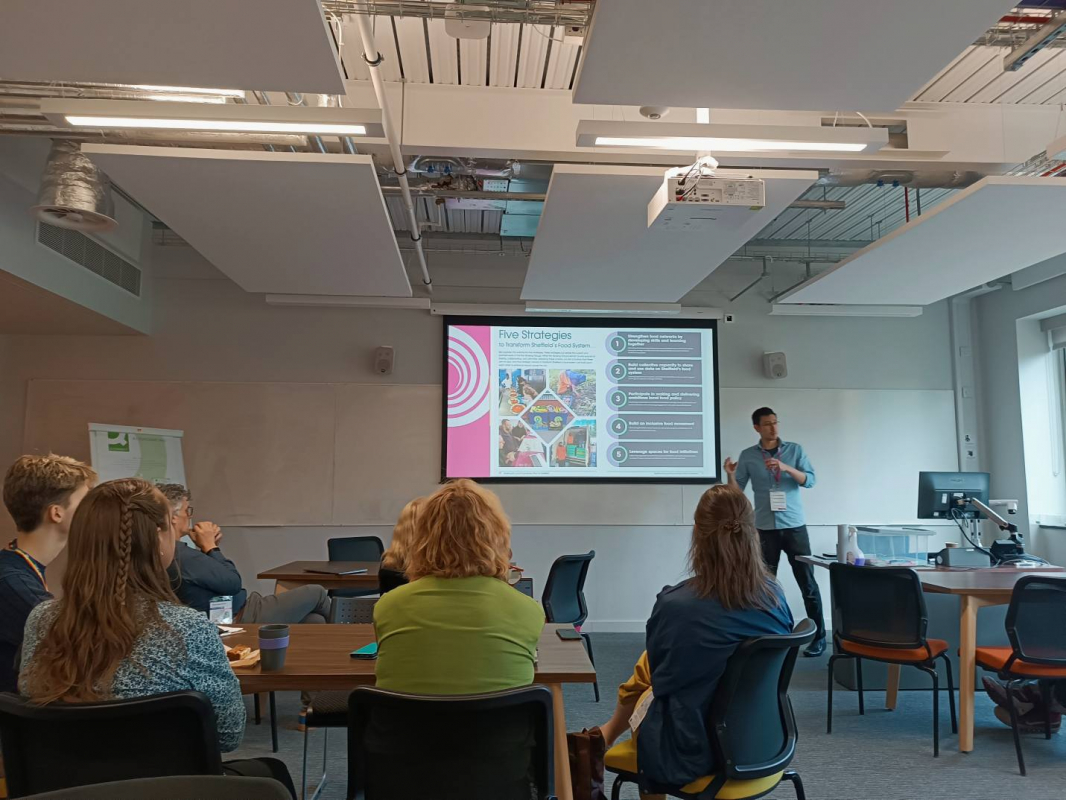 Фото з конференції у Великобританії