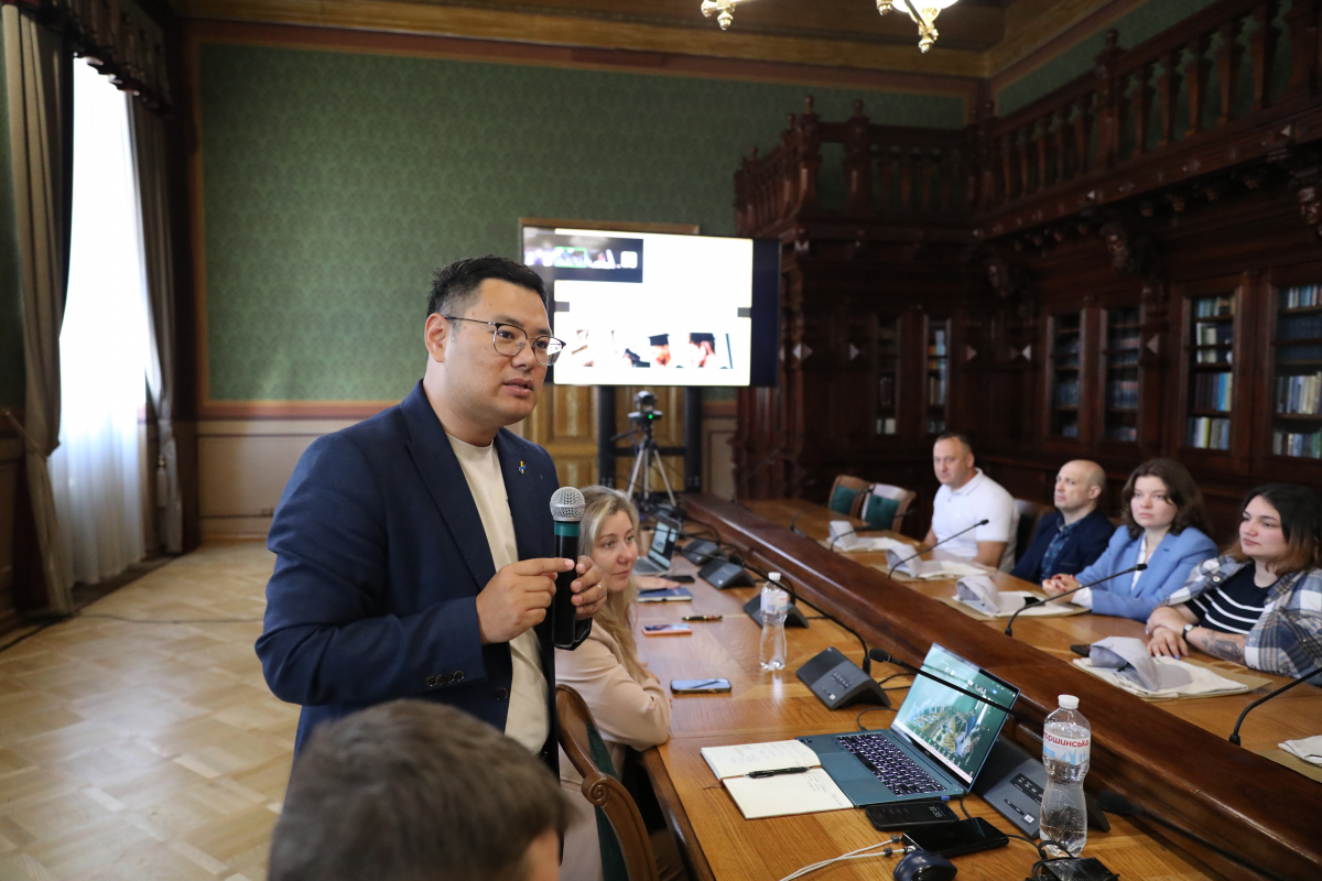 Фото із зустрічі у Львівській політехніці