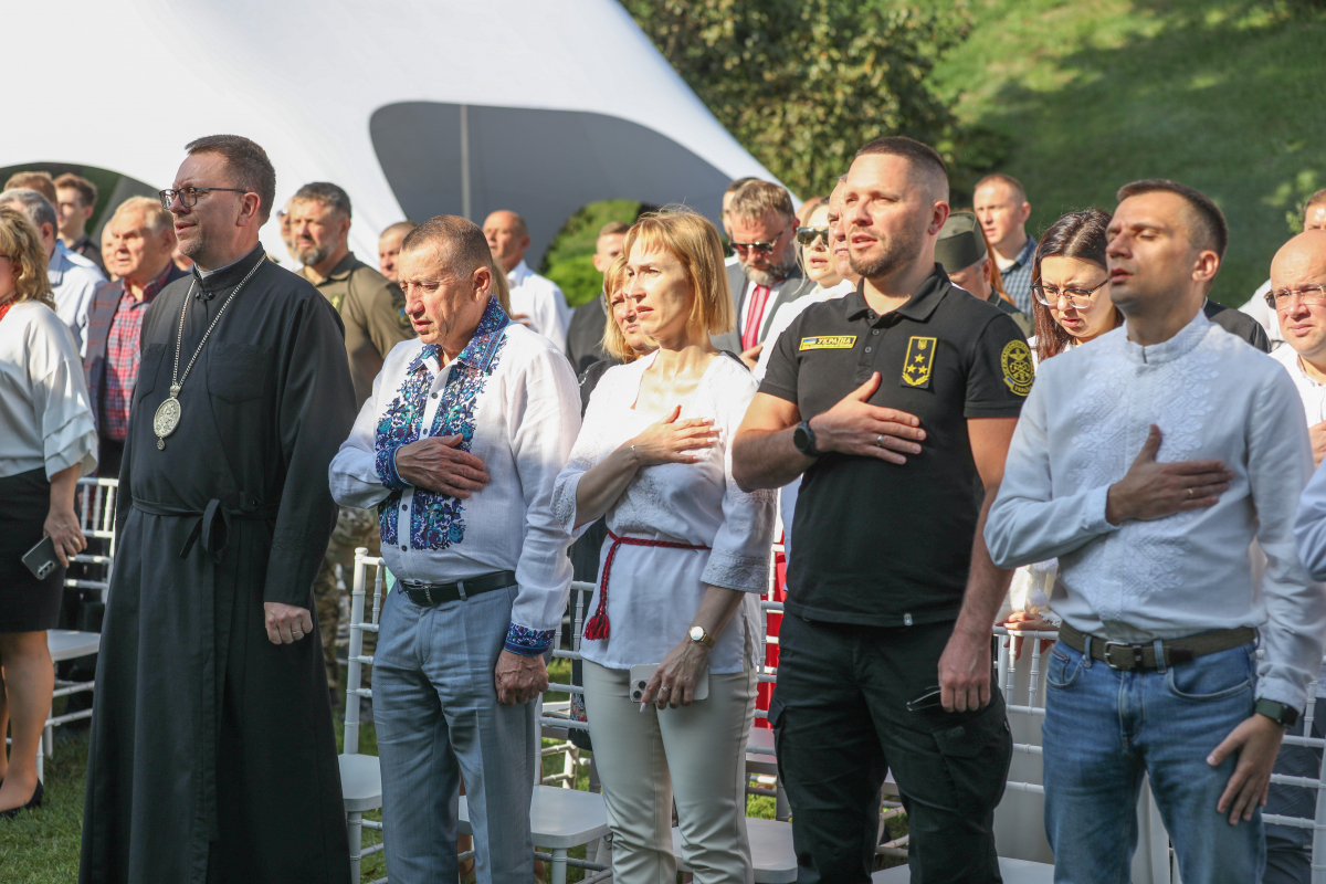 Фото з молитовного сніданку