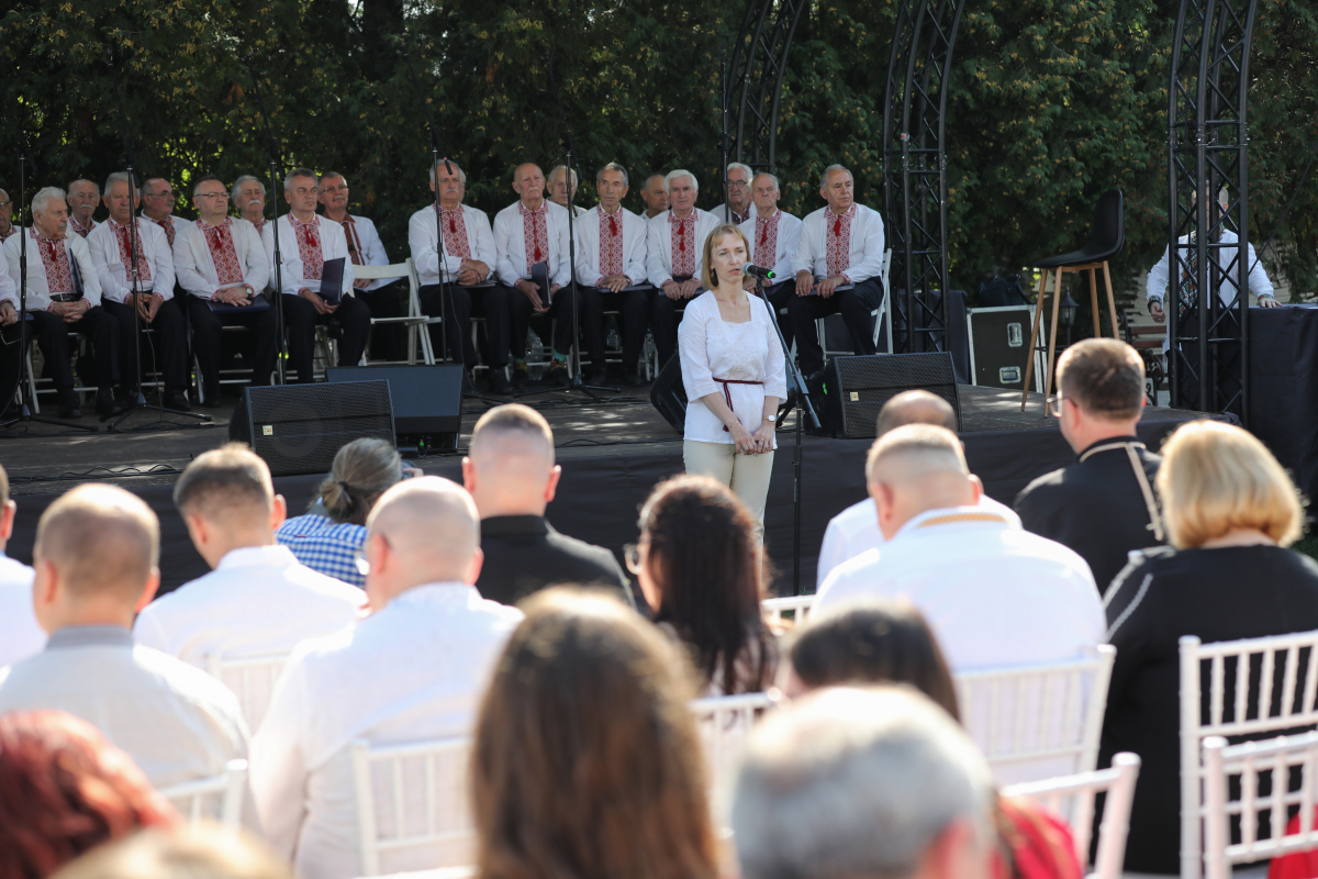 Фото з молитовного сніданку