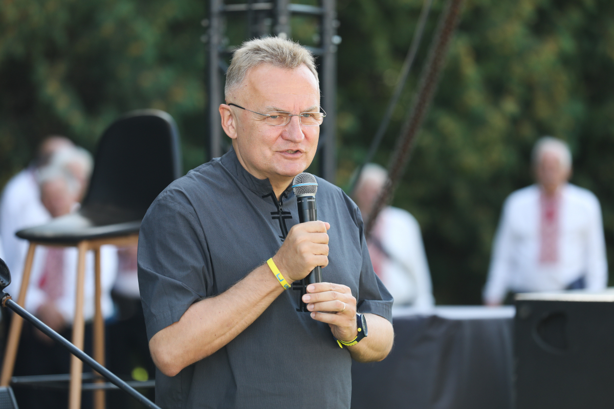 Фото з молитовного сніданку