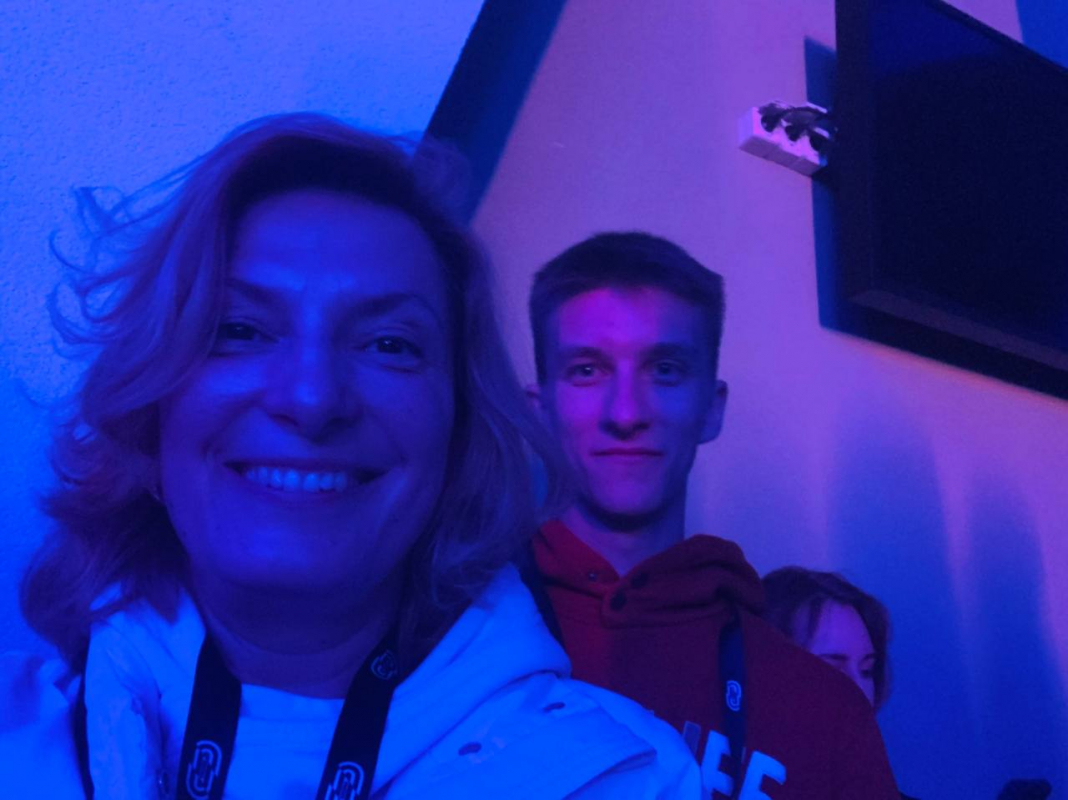 Фото із заходу