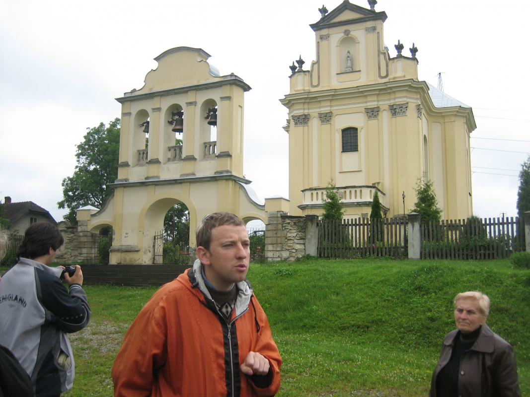 Один із перших турів — до білих хорватів (костел у Берездівцях)
