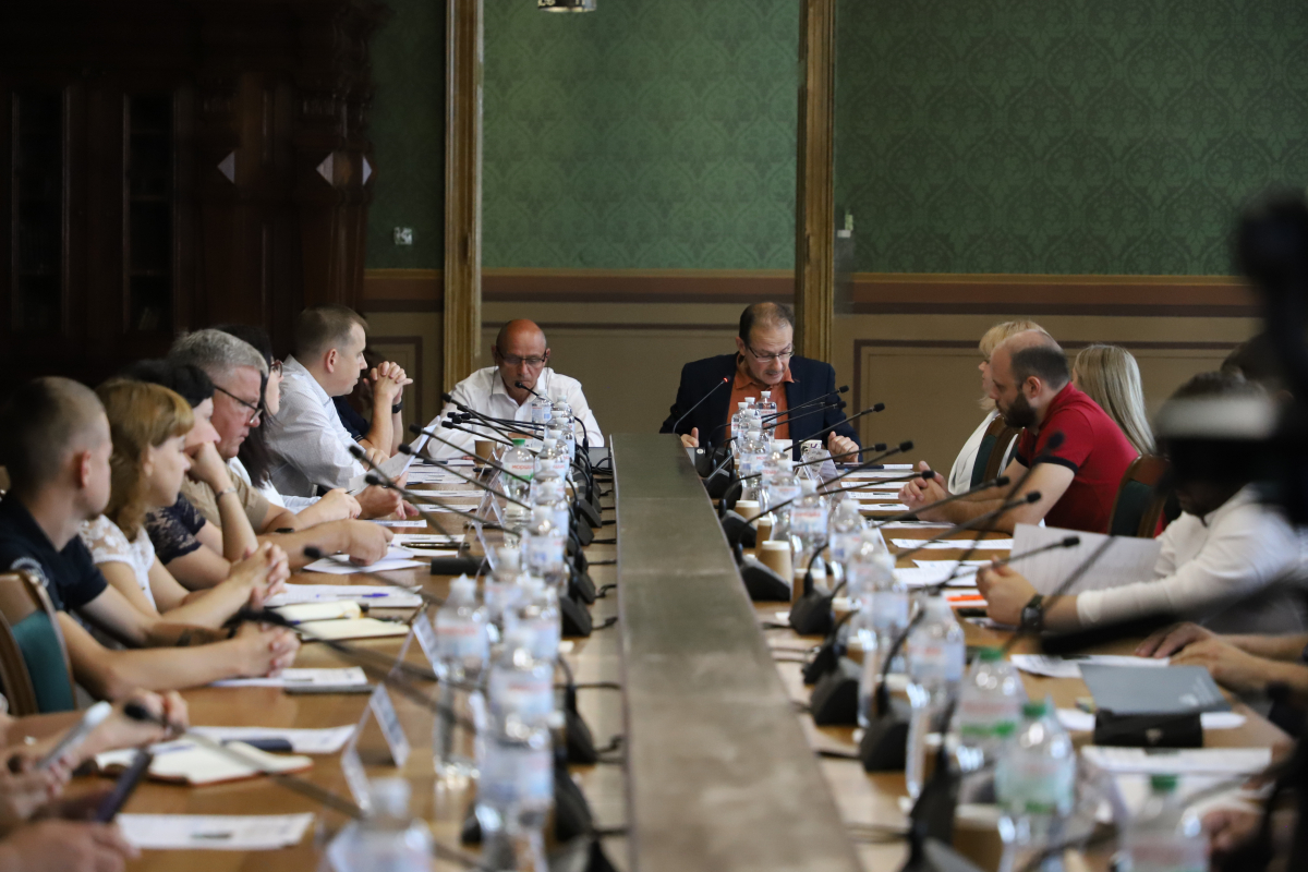 Фото із круглого столу