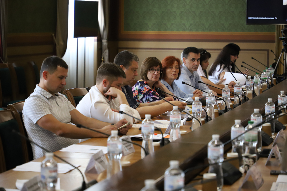 Фото із круглого столу