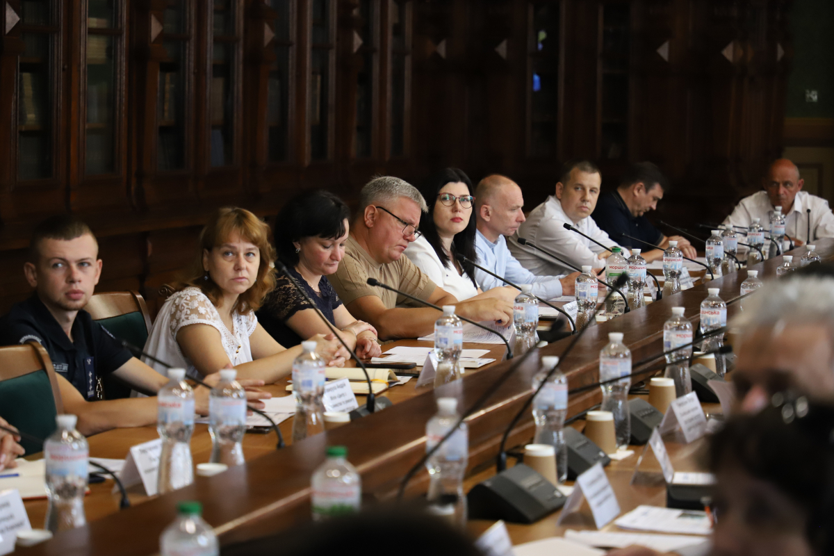 Фото із круглого столу