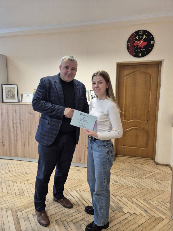 Фото із вручення сертифікатів