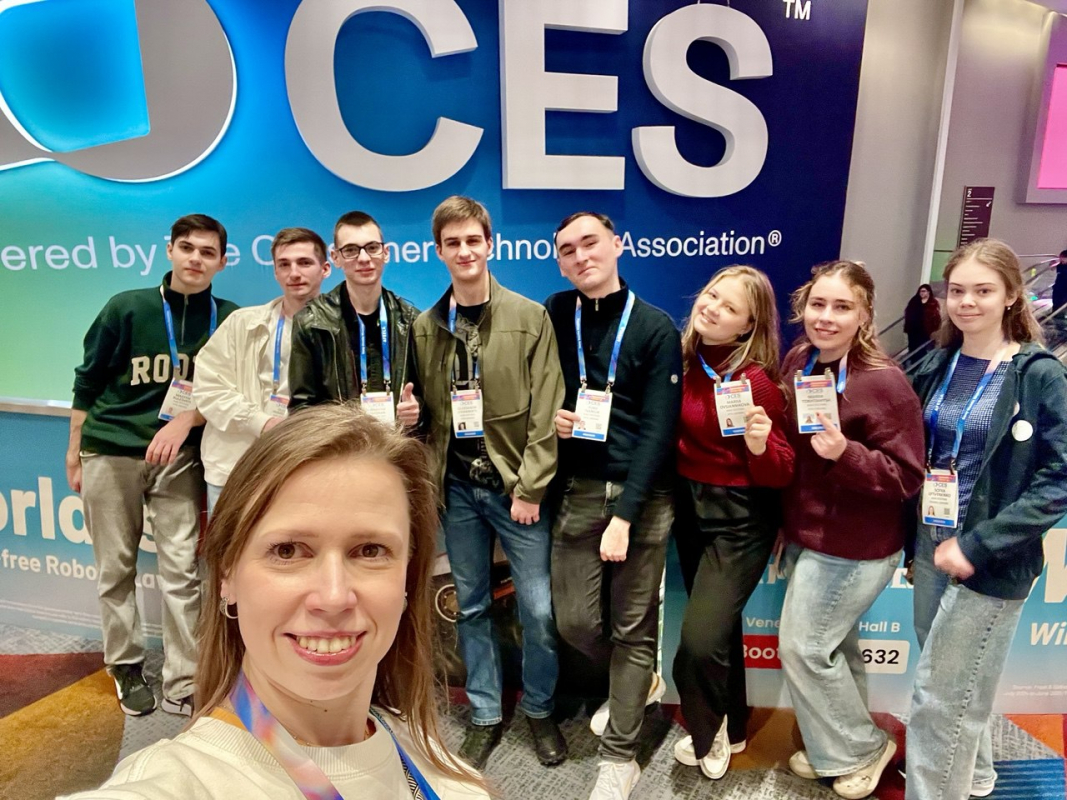 Фото з виставки у США