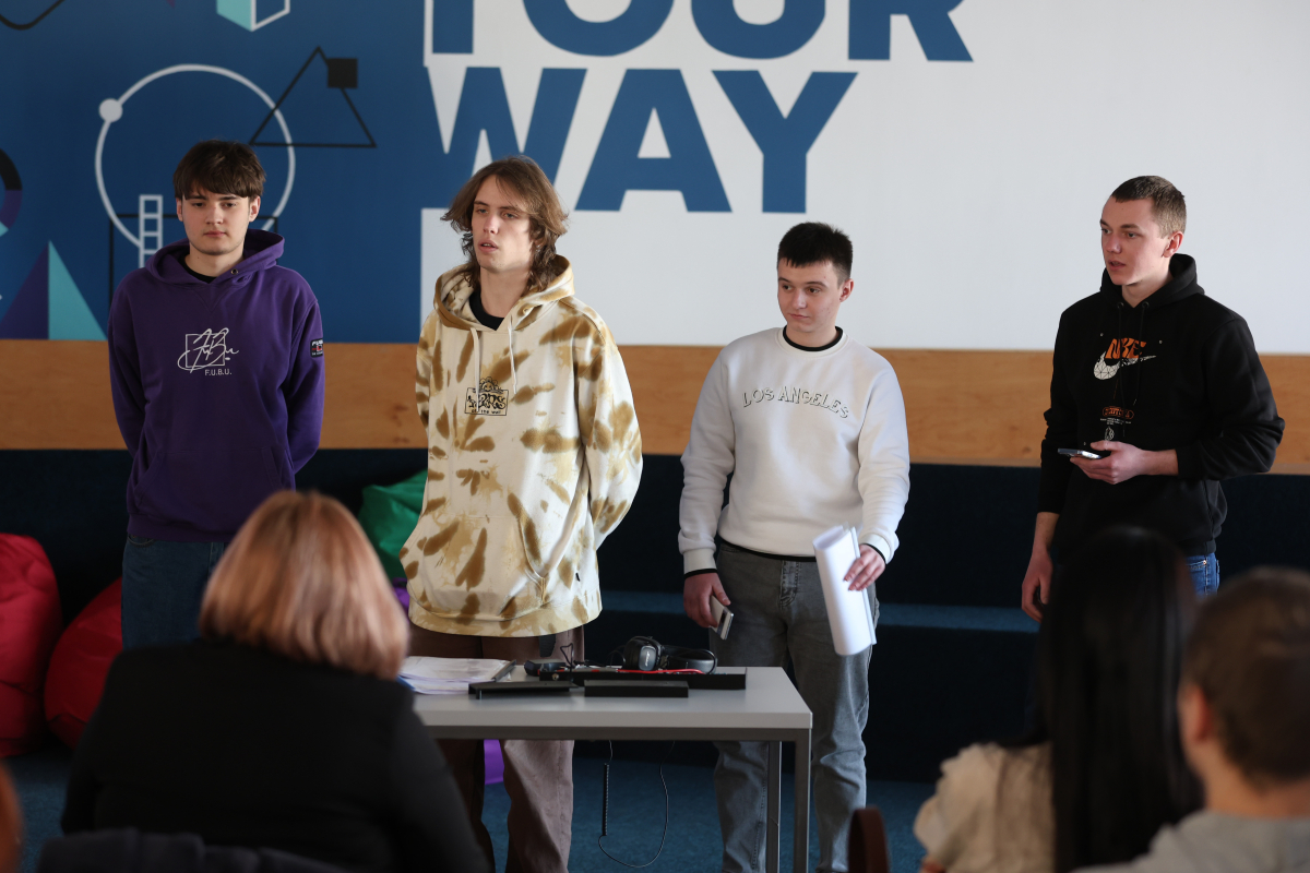 Фото із захисту робіт