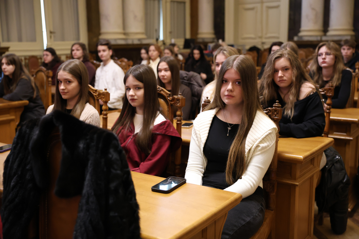 Фото з випуску