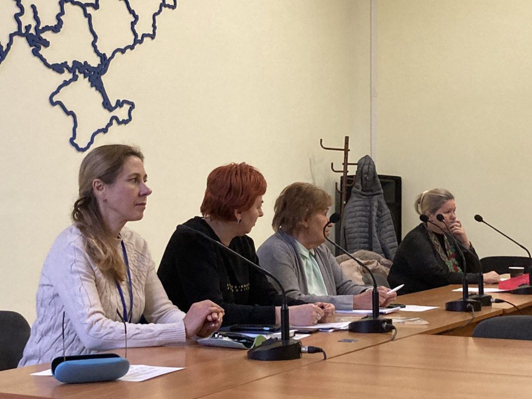 Фото із круглого столу