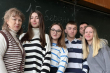 Професорка кафедри ПЕЕТ Ірина Ємченко зі студентами