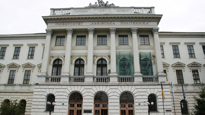фасад головного корпусу Політехніки