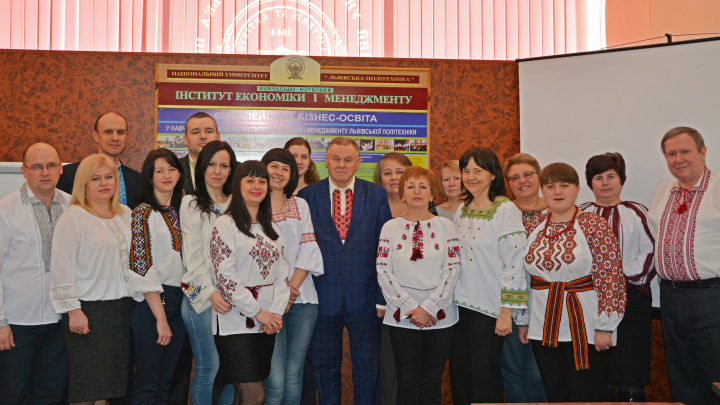 ІНЕМ вітає всіх із Днем Вишиванки!