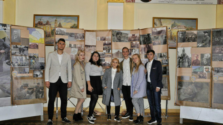 на виставці