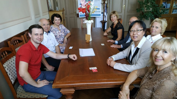 професори Kurt Klose та Li Li з Вищої технічної школи Оствестфален-Ліппе