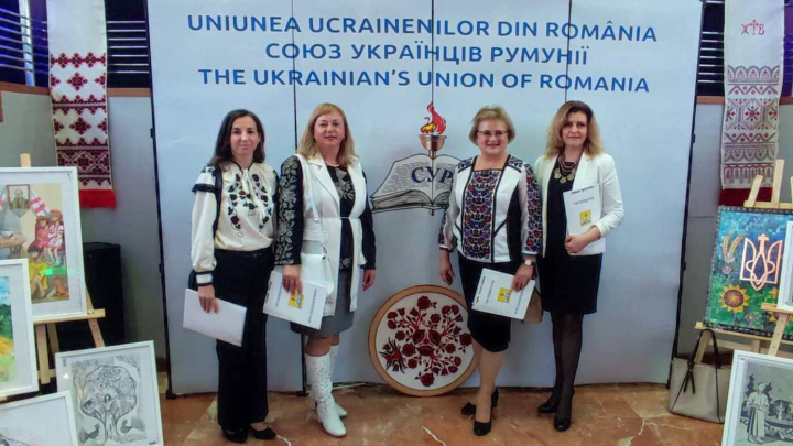 Фото із заходу