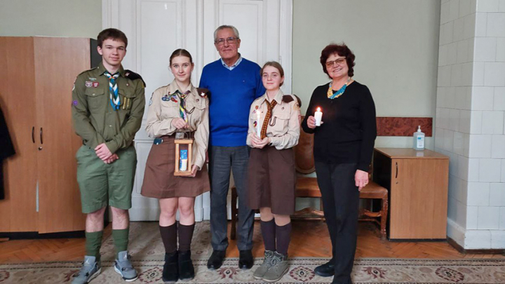 Фото з передавання Вифлеємського вогню