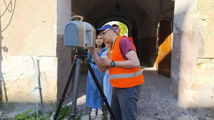 Фото зі сканування