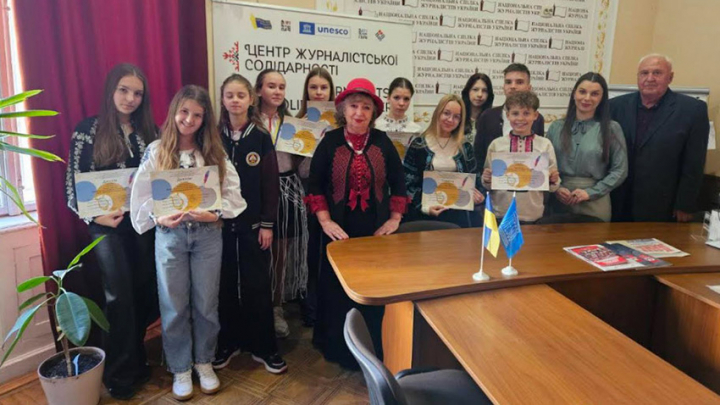 Фото з нагородження переможців конкурсу