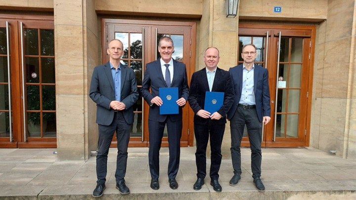 Фото з підписання угоди про співпрацю