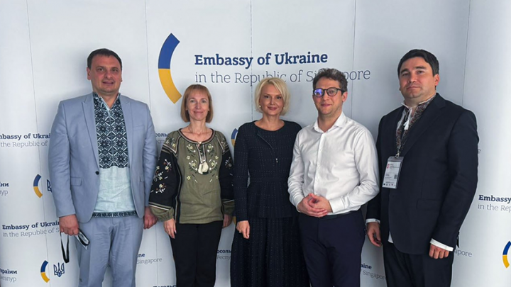 Фото з конференції в Сінгапурі