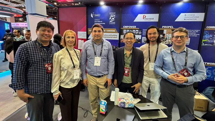 Фото з конференції в Сінгапурі